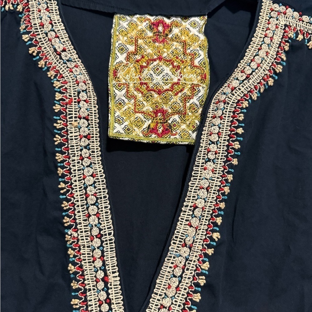 Robert Graham Embroidered Womens Blouse 3/4 Sleeve Size Small 100% Cotton - Picture 2 of 5